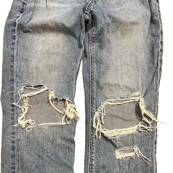 American Eagle Mom Jean size 2 Short Distressed Cropped High Rise Denim Casual - Picture 3 of 8